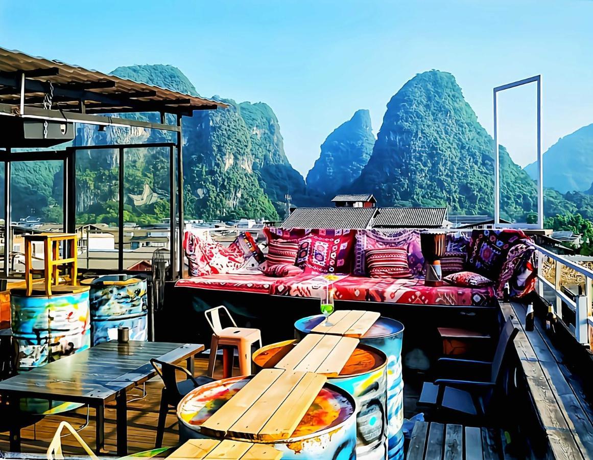 Showbiz Hostel Yangshuo Exterior photo